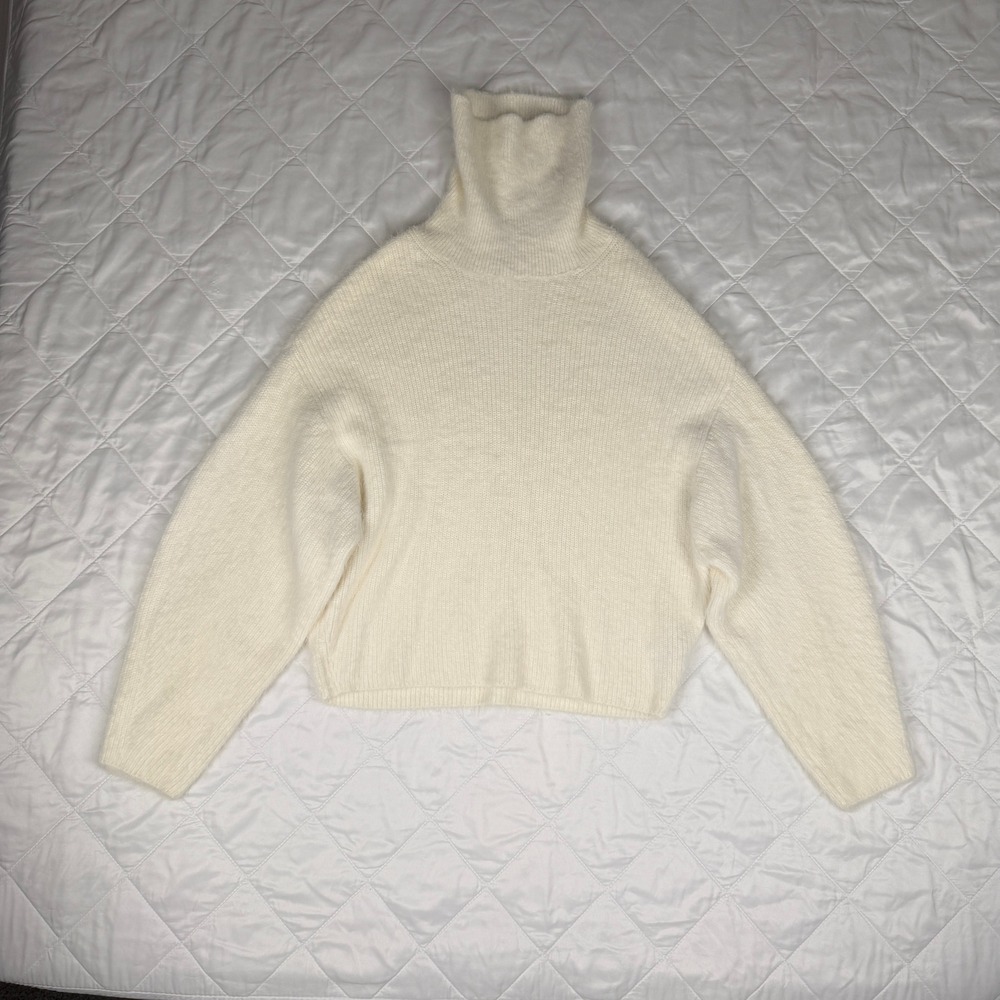 H&M Women's Small Cream Fuzzy Turtleneck Sweater Oversized Boxy Soft Knit - Picture 4 of 14